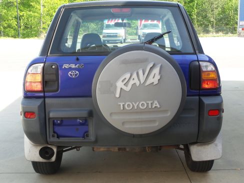 Used 1998 Toyota RAV4 2WD 2-Door image 13