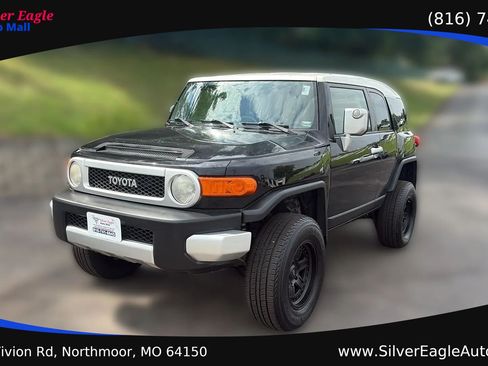 Used 2008 Toyota FJ Cruiser 2WD w/ Convenience Pkg image 1