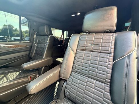 Used 2024 Cadillac Escalade ESV Sport Platinum w/ LPO, ONYX Package AWD/4WD image 37
