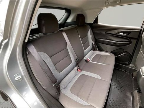 Used 2023 Chevrolet TrailBlazer LT FWD image 17