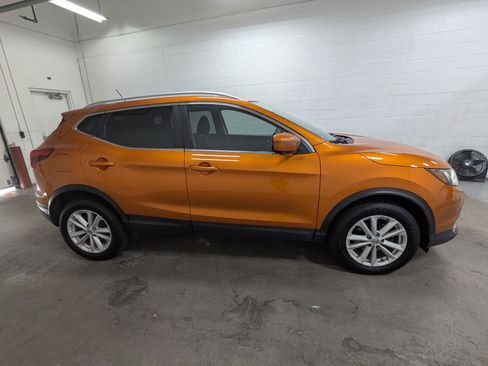 Used 2017 Nissan Rogue Sport SV w/ SV Premium Package AWD/4WD image 3