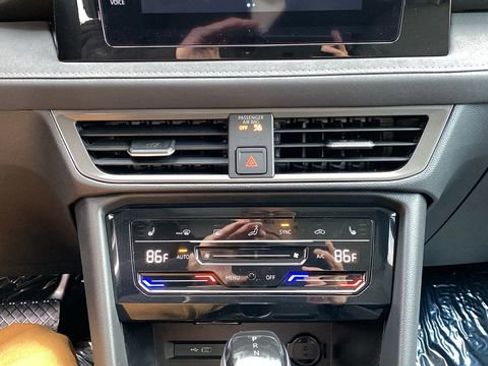 New 2026 Volkswagen Taos SE image 16