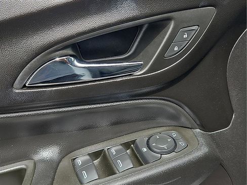 Used 2024 Chevrolet Equinox LT FWD image 10