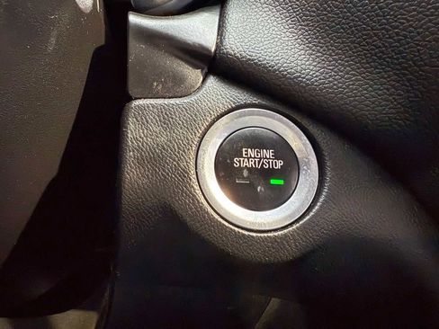 Used 2021 Chevrolet Equinox LT image 15