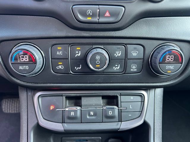 Used 2022 GMC Terrain AT4 AWD/4WD image 30