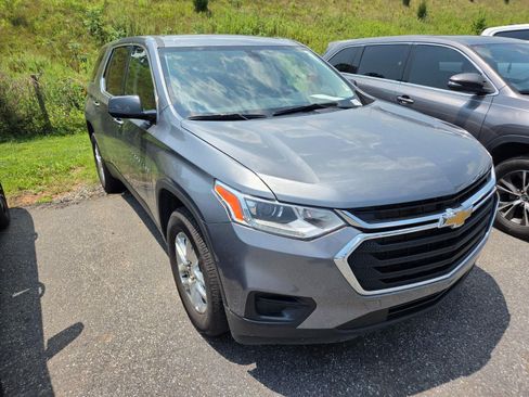 Used 2020 Chevrolet Traverse LS w/ LPO, Floor Liner Package FWD image 3