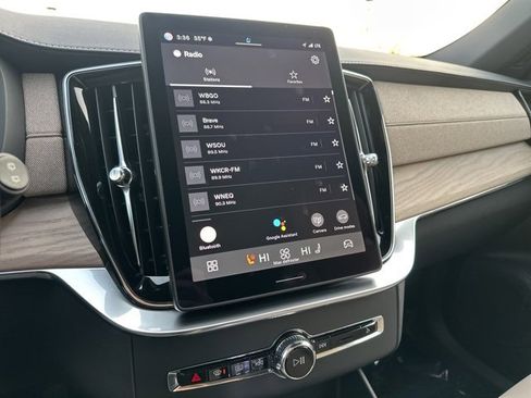 Certified 2025 Volvo XC90 B5 Plus image 23