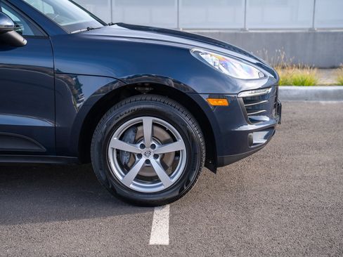 Used 2017 Porsche Macan AWD/4WD image 9