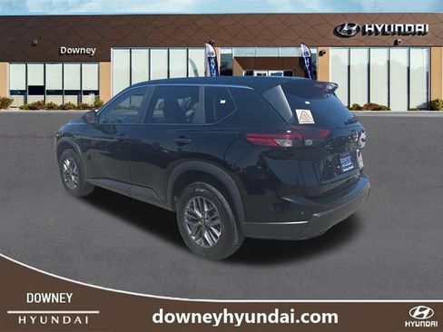Used 2024 Nissan Rogue S AWD/4WD image 3