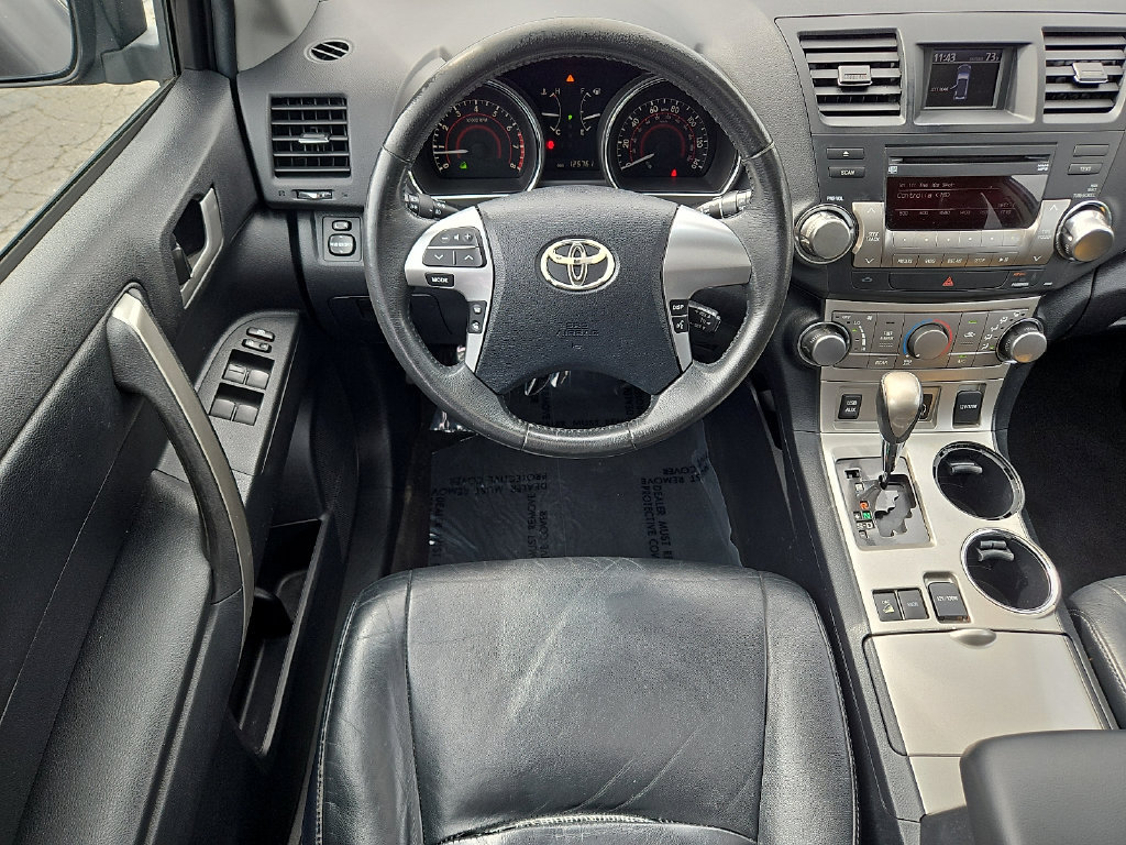 Used 2012 Toyota Highlander SE w/ Tow Pkg AWD/4WD image 12
