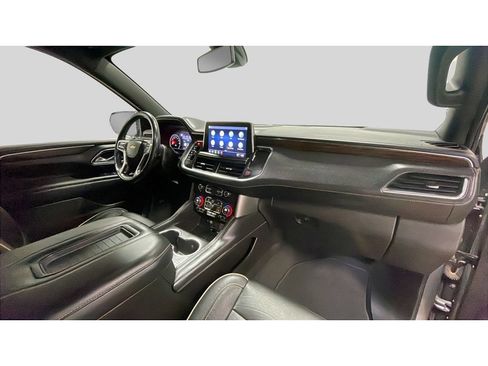Used 2021 Chevrolet Suburban Premier AWD/4WD image 19