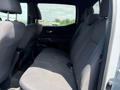 Used 2018 Toyota Tacoma TRD Sport w/ Technology Package AWD/4WD image 13