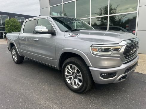 Used 2022 RAM 1500 Limited w/ Body Color Bumper Group AWD/4WD image 3