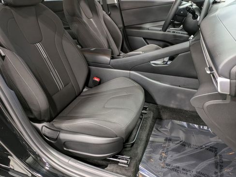 Used 2022 Hyundai Elantra SEL FWD image 28
