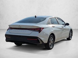 New 2026 Hyundai Elantra SE video 2