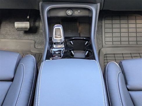 New 2026 Volvo XC40 B5 Ultra w/ Protection Package Premier image 22