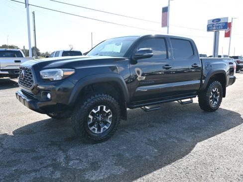 Used 2023 Toyota Tacoma TRD Off-Road image 8