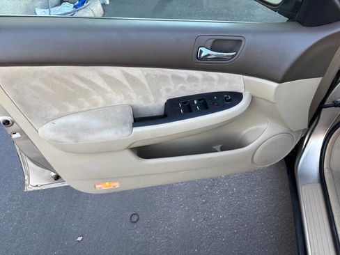Used 2004 Honda Accord LX image 11