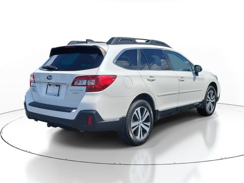 Used 2018 Subaru Outback 3.6R Limited image 6