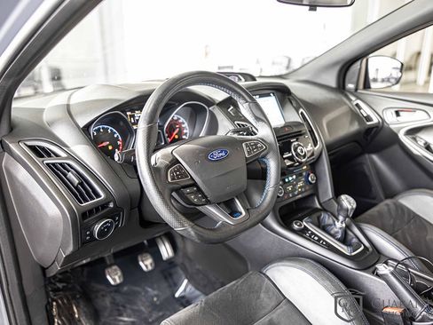 Used 2017 Ford Focus RS image 21