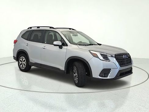 Used 2023 Subaru Forester Premium AWD/4WD image 8