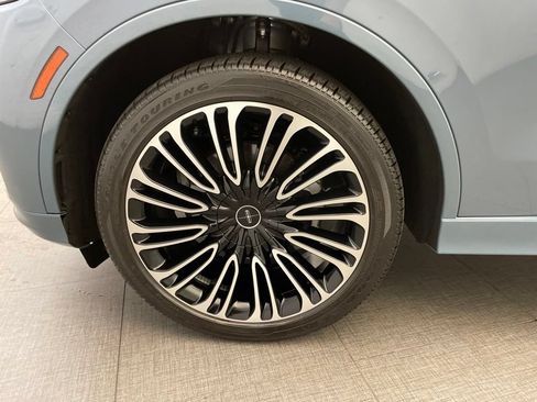 Used 2025 Lincoln Aviator Black Label AWD/4WD image 9