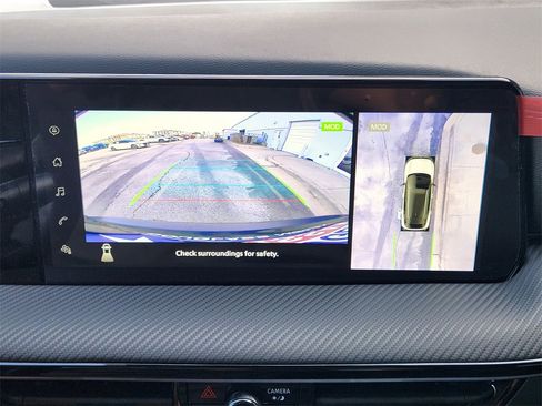 New 2025 Nissan Kicks SR image 13