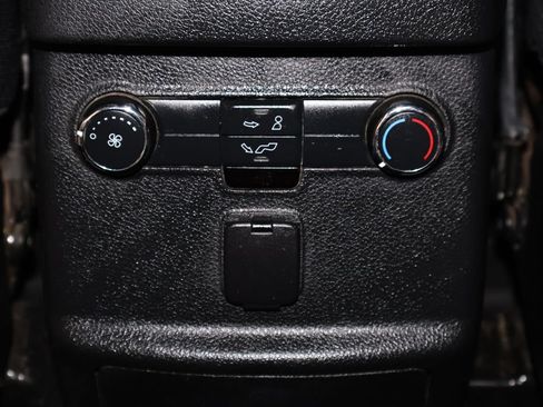 Certified 2019 Ford Explorer XLT w/ Equipment Group 201A AWD/4WD image 17