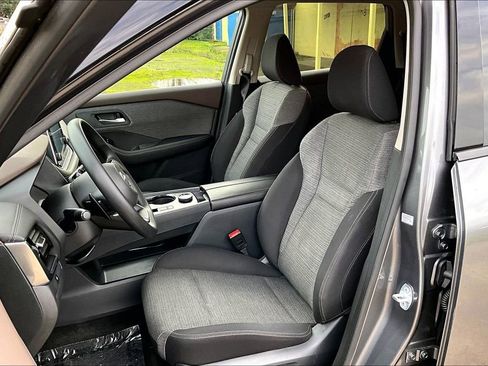 Used 2021 Nissan Rogue SV AWD/4WD image 9