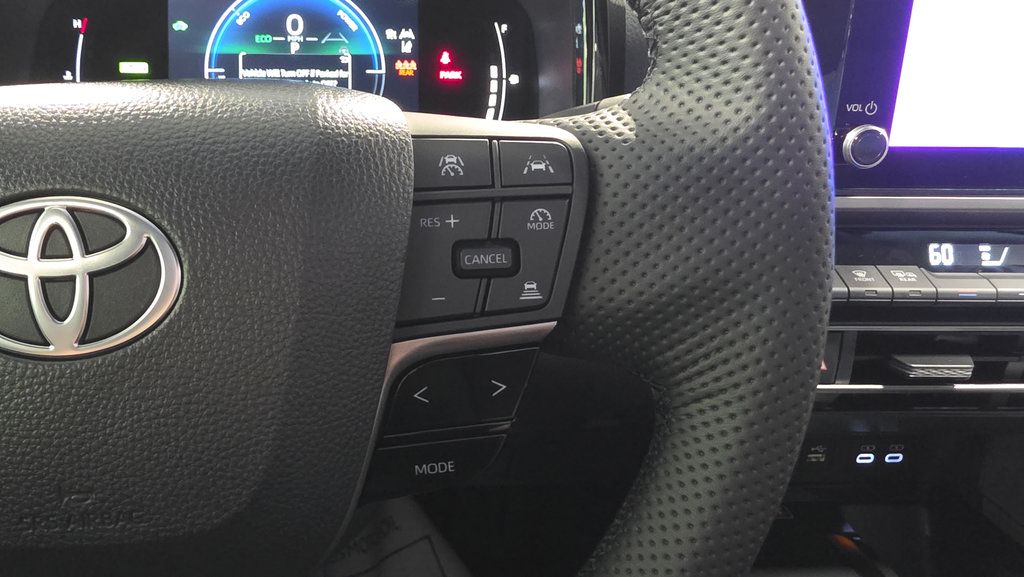 Used 2025 Toyota Camry LE w/ Convenience Package FWD image 26