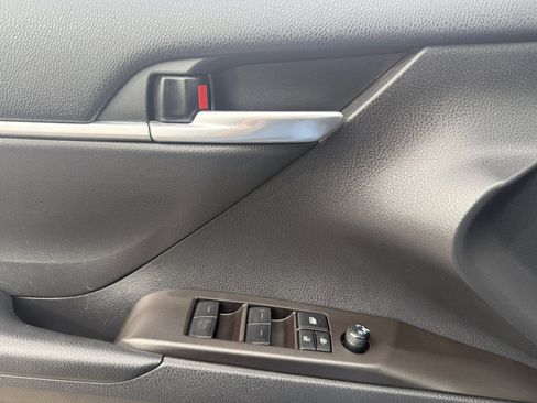 Used 2024 Toyota Camry SE image 23