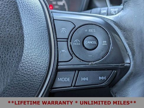 Used 2024 Toyota Corolla Cross LE image 25