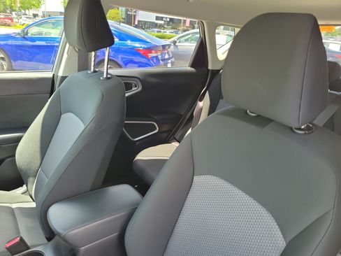Certified 2025 Kia Soul LX FWD image 16