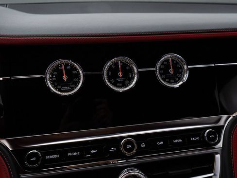 Used 2025 Bentley Flying Spur Plug-In Hybrid AWD/4WD image 39
