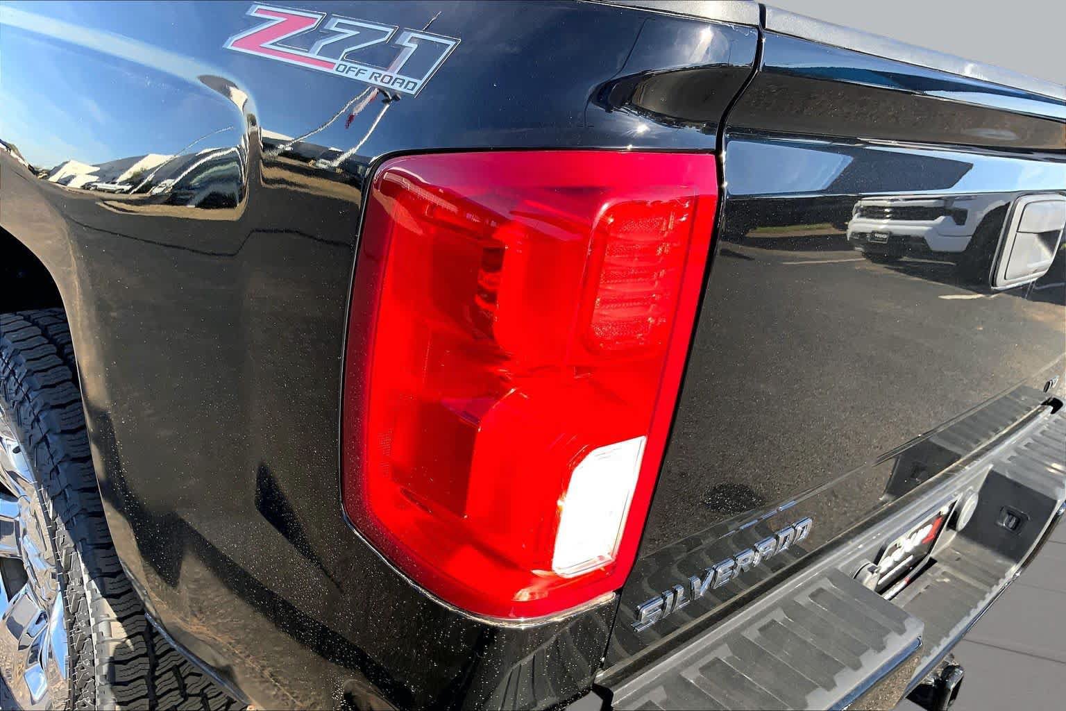 Used 2018 Chevrolet Silverado 1500 LTZ Z71 AWD/4WD image 29