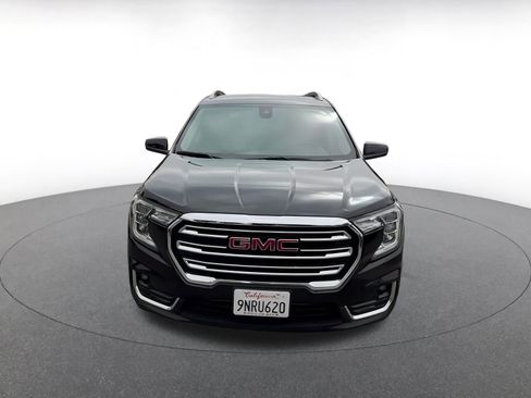 Used 2024 GMC Terrain SLT image 3