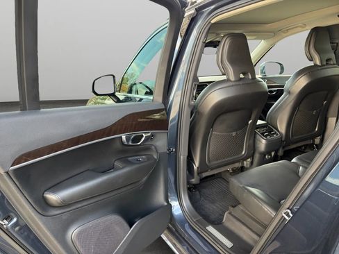 Used 2019 Volvo XC90 T5 Momentum image 12