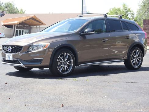 Used 2015 Volvo V60 T5 Cross Country w/ Protection Package AWD/4WD image 11