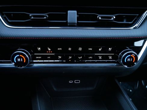 Certified 2025 Chevrolet Equinox RS w/ Safety and Technology Package image 21