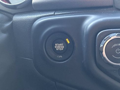 Used 2020 Jeep Gladiator Mojave AWD/4WD image 21