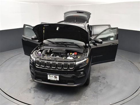 New 2026 Jeep Compass Latitude image 26