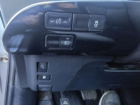 Certified 2020 Toyota Prius Prime XLE image 17