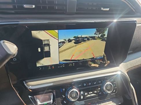Used 2025 GMC Sierra 2500 AT4 AWD/4WD image 14