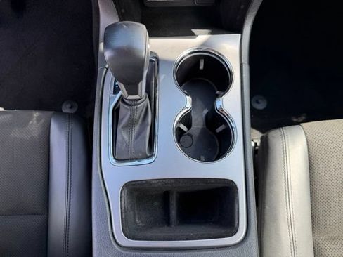 Used 2020 Jeep Grand Cherokee Altitude RWD image 16