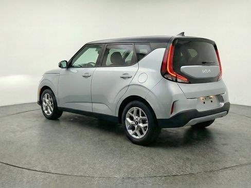 Used 2025 Kia Soul LX w/ LX Technology Package FWD image 6
