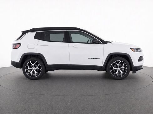 Used 2024 Jeep Compass Limited AWD/4WD image 9
