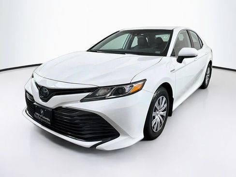 Used 2020 Toyota Camry LE FWD image 3