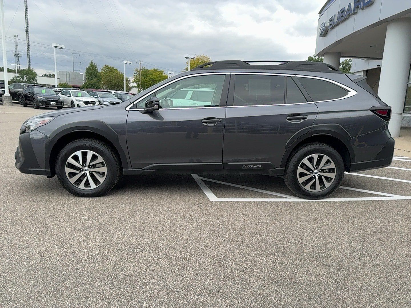 Used 2025 Subaru Outback Premium AWD/4WD image 4