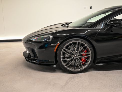 Used 2022 McLaren GT RWD image 9