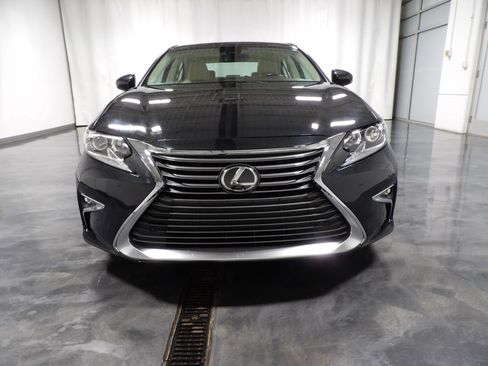 Used 2018 Lexus ES 350 w/ Navigation System Package image 3